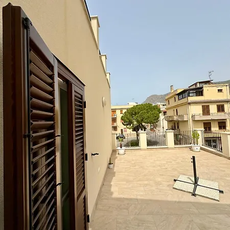 Center Apartment *